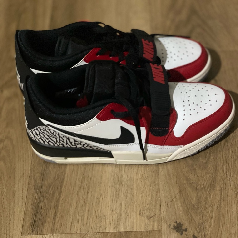 Never worn size 9 in men